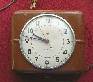 Vintage Westclox Belfast Electric Kitchen Wall Clock S7 - A Chocolate Brown