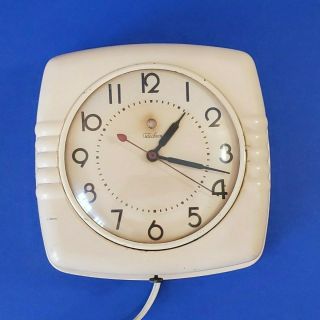 Warren Telechron Art Deco 1940’s Wall Clock,  Model 2h13, .  All