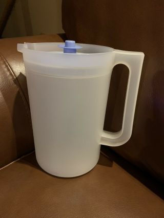 Vintage Tupperware 2 Qt Pitcher Sheer With Blue Push Button Top 1676