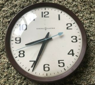 Vtg General Electric Industrial / School Wall Clock Model 2012 Glass Face Brown