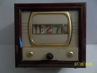 Vintage Tv Shaped Clock.  Numechron Tymeter Light Clock Model 700,  1959