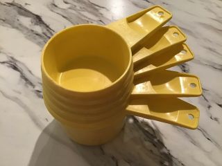 5pc Set Vintage Tupperware Measuring Cups Yellow 1c - 3/4c - 2/3c - 1/2c - 1/3c Usa