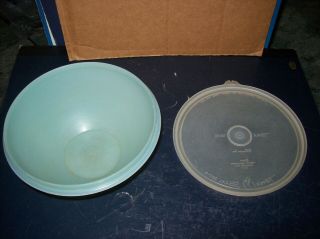 Vintage Tupperware Round Pastel Green Bowl With Lid