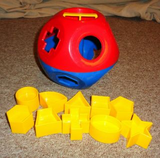 Tuppertoys Tupperware Shape - O - Ball Learning Toy Sorter Ball Complete W/10 Shape