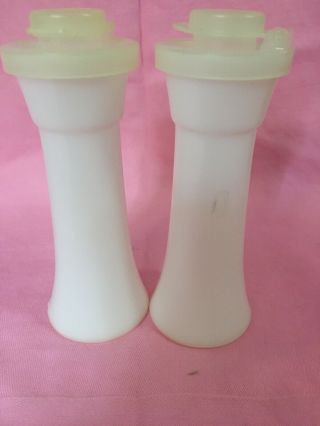 Tupperware Vintage Small Hourglass Salt Pepper Shakers 4” Opaque White Vguc