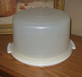 Vintage Tupperware Cake Carrier/server 10 Inch