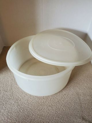 Vintage Tupperware Sheer Carry All Container 32 Cups 256 224 Round Cake
