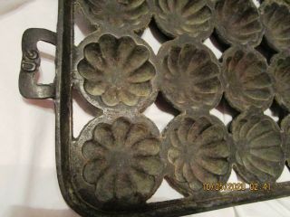 Vintage 11 X 16 inch 12 mold Cast Iron Baking Pan 20 2
