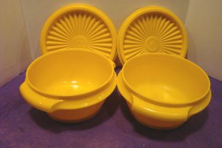 Tupperware Vintage 2 Yellow Bowls 1323 W/servalier Seal Lid 812 - Euc