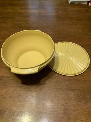 Vintage Tupperware Harvest Gold Large 1 Gal Servalier Bowl 880 Lid 881