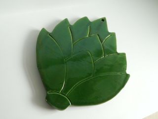 Vintage Large Green Ceramic Leaf Shaped Trivet Rubber Feet Wall Hanging 10 "