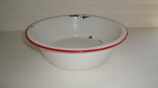 Vintage White With Red Trim Enamel/porcelain 10 1/2 " Round Wash Pan