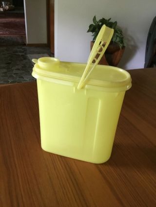 Vintage Tupperware Pitcher Beverage Buddy Yellow