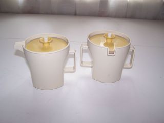 Vtg Tupperware Creamer And Sugar Bowl Set 1414 1415 W/ Gold Lids Cond