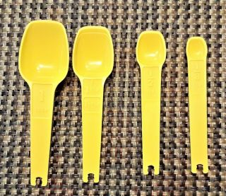 Vintage Set Of 4 Tupperware Measuring Spoons Bright Yellow