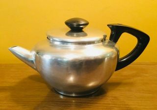 Vintage Mirro Aluminum Teapot - 6 Cups (1536m)