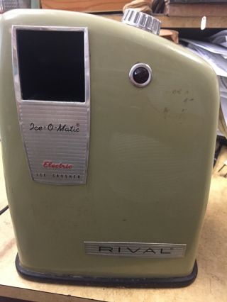 Vintage 1959/60’s Green Rival Countertop Electric Ice O Matic Ice Crusher