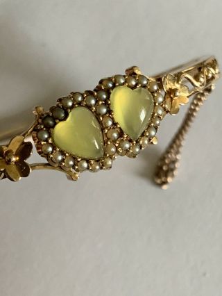Fine Victorian 9ct Gold Double Heart Chrysoprase & Seed Pearl Set Hinged Bangle