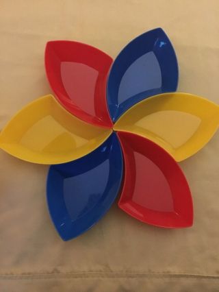 American Greeting,  The Finishing Touch,  Pinwheel 6 - Piece Server (red/blue/yellow