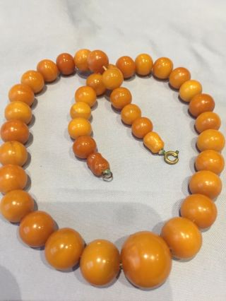 Art Deco 1930s Butterscotch Egg Yolk Amber Bakelite Beads Necklace 46.  5 Gmms