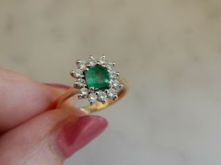 A Stunning 18 Ct Gold Vintage Emerald And Diamond Cluster Ring