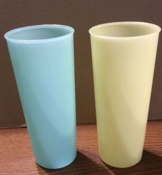 Two Vintage Tupperware Tumblers - Blue & Yellow 107