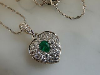 A Stunning 18 Ct Gold Diamond And Emerald Puff Heart Pendant And 9 Ct Gold Chain
