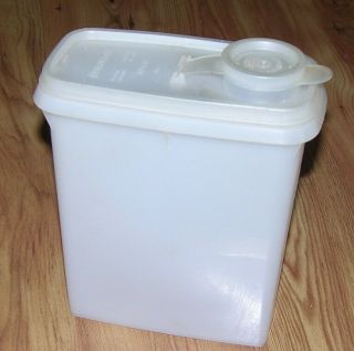 Vintage Tupperware Jr.  Sheer Juice Container 499 Measures 6 1/4 " Tall With Lid