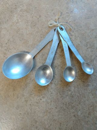 Antique Measuring Spoon Set Of 4 Vintage Aluminum Spoons 5 " Mid - Century 1950 