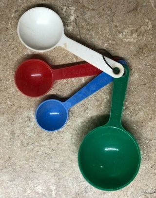 Vintage Plastic Multi - Color Measuring Spoon Set