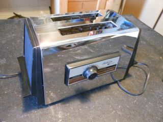 Sunbeam Vista Radiant Shade Control Toaster Model Vat - H,  Ca.  ’69 - 