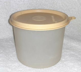 Vintage Tupperware Round Storage Container Canister 250 - 18 W/lid 215 - 50 Sheer
