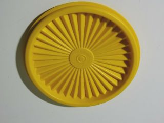 Tupperware Bright Yellow Round Servalier Replacement Lid 812