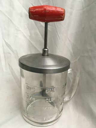 Vintage Glass Measuring Cup W Built - In Hand Chopper 1/4 Cup - 1 Cup And 2oz - 8oz