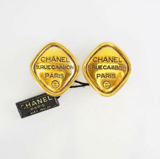 Vintage Chanel 31 Rue Cambon Paris Gold Tone Clip On Earrings With Tag