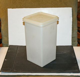 Tupperware Vintage Saltine Cracker Keeper 1314 Container White W/seal 1315