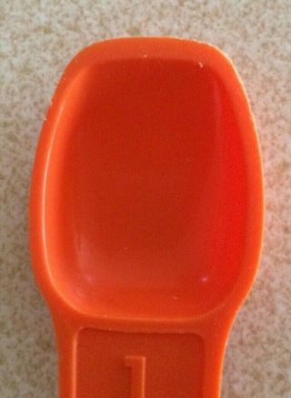 Vintage Tupperware Replacement Measuring Spoon 1/2 TSP Tangerine (Bright Orange) 2