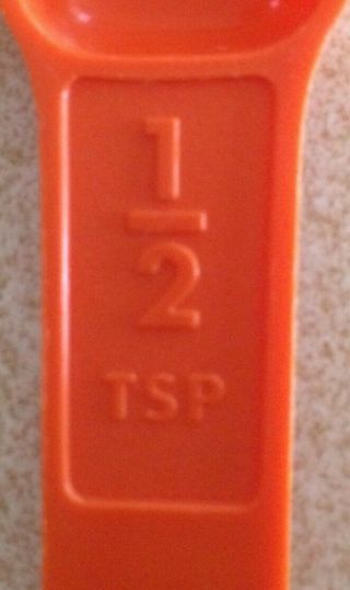 Vintage Tupperware Replacement Measuring Spoon 1/2 TSP Tangerine (Bright Orange) 3
