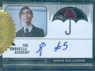 The Umbrella Academy Aidan Gallagher 6 Case Incentive Autographed Relic Card
