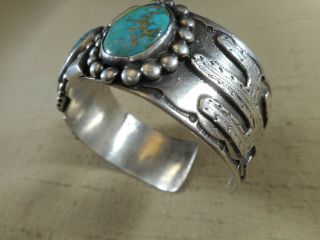 Unusual FRED HARVEY era Navajo 3 stone turquoise bracelet w/ cactus design 2