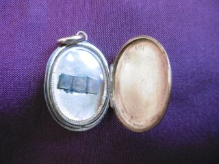 LOVELY VICTORIAN 15CT GOLD ENAMEL & SEED PEARL SMALL LOCKET 3.  5G 3