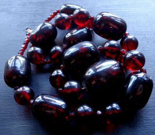 Vintage Art Deco 86g Chunky Cherry Red Bakelite Bead Necklace - R343