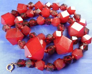 Large Art Deco Marbled Cherry Amber Bakelite Beads Necklace 66 Gms