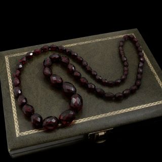 Antique Vintage Art Deco Red Cherry Amber Bakelite Faceted Bead Necklace 45.  5g