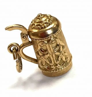 Vintage 18K Yellow Gold 3D Beer Stein Charm - Pendant 3.  5g 2