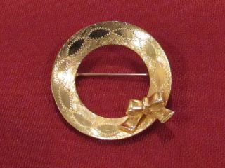 Estate Solid 14k Yellow Gold Christmas Wreath Mid - Century Pin Brooch 4.  18g Hn
