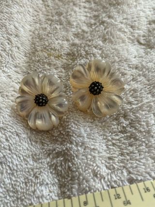 Stephen Dweck Steven Mother Of Pearl Floral Flower Earrings
