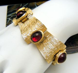 Vintage Crown Trifari Red Glass Cabochon Bracelet Gold Tone Gorgeous