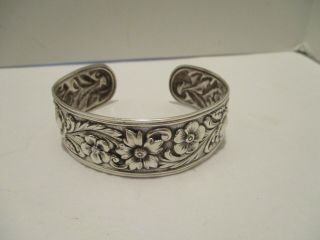Cuff Flowers S.  Kirk & Son Sterling Silver Repousse 7/8 In X 6 5/8 In Vintage