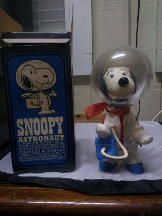Vintage Snoopy Astronaut In Space Suit Figure With Box